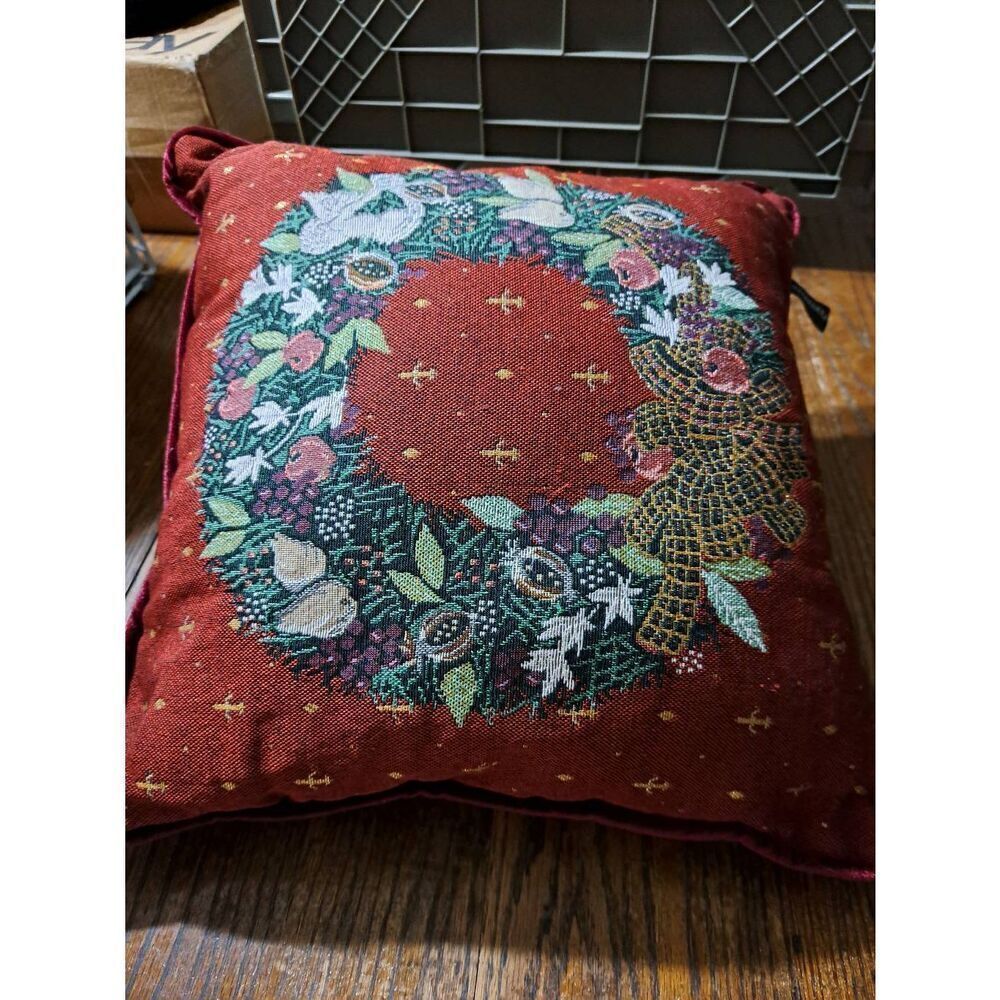 Portofino Christmas Holiday Throw Accent Pillow- Burgandy Gold Green White